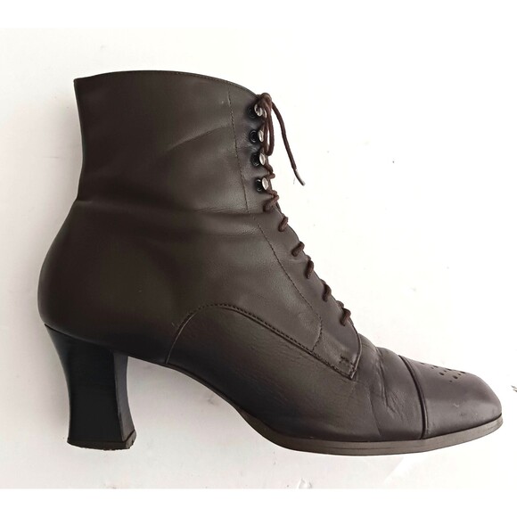 LOFT Brown Leather Lace Up Victorian Ankle Boot Cap Toe Curved Heel 7M - Picture 8 of 15
